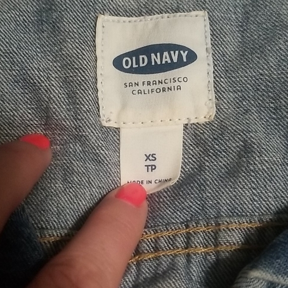 Old Navy Cropped Vest - Picture 2 of 3